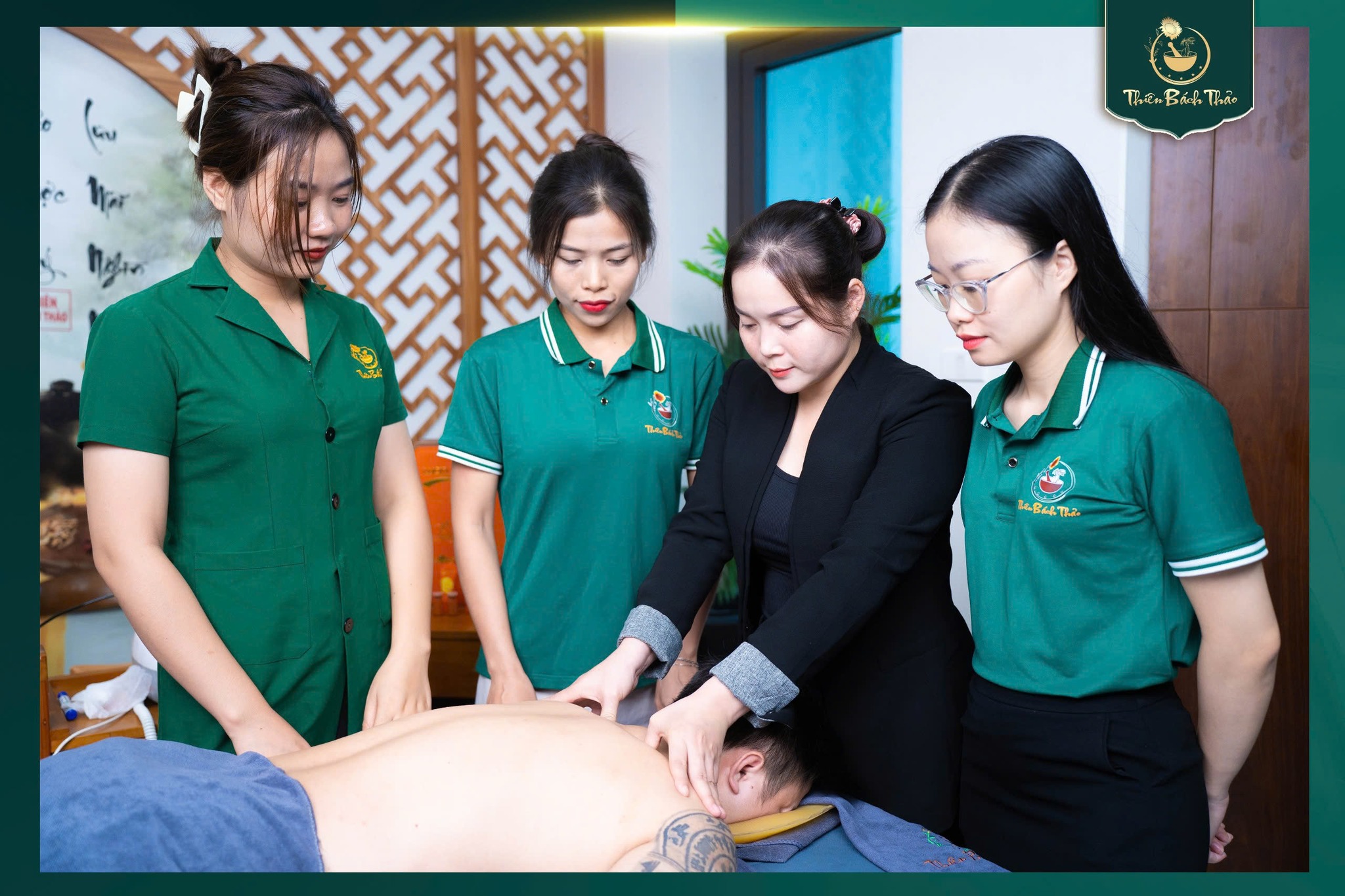 Đào tạo chuyên môn cho học viên và quý đối tác, khách hàng