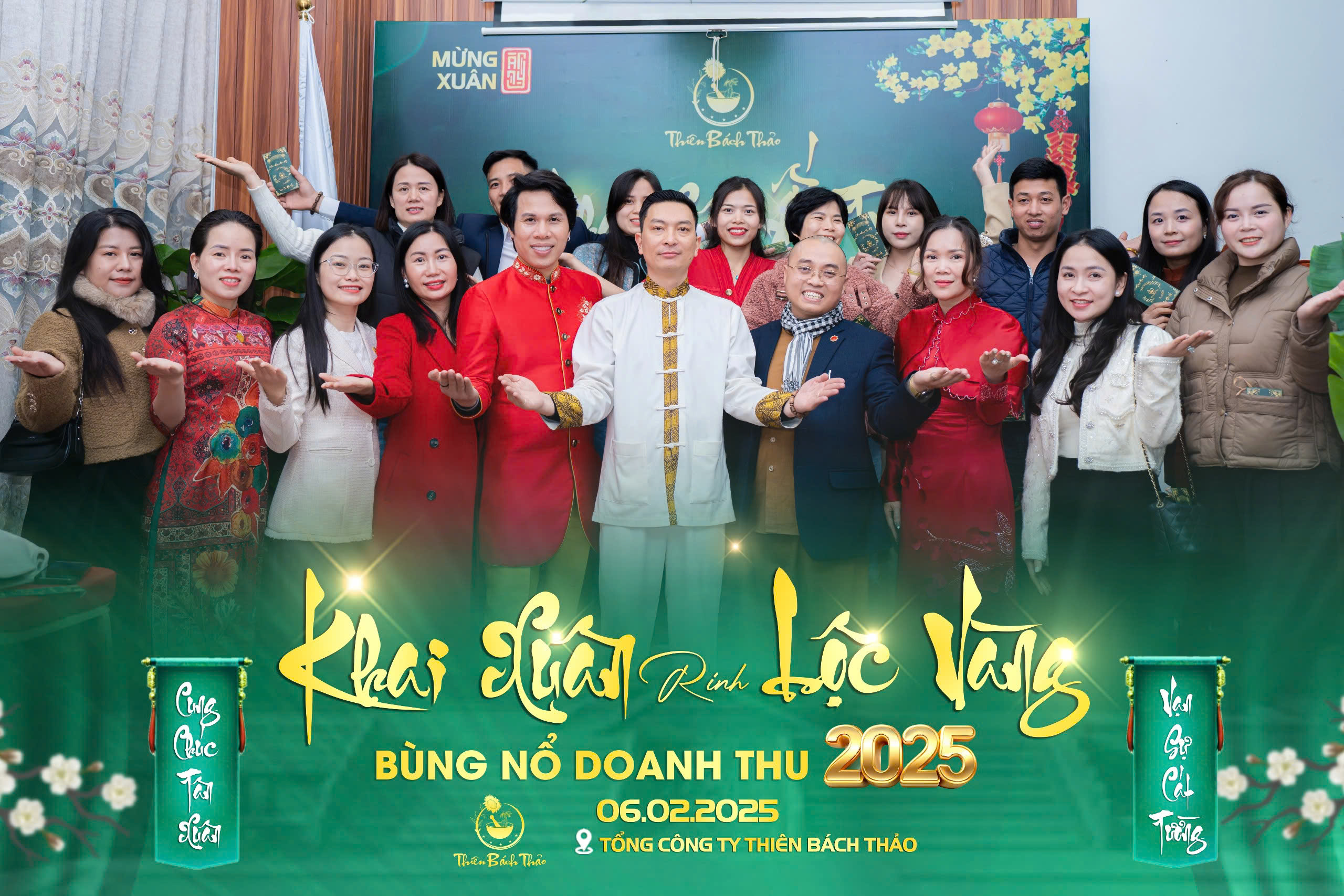 Tập thể Thiên Bách Thảo khởi động năm mới 2025